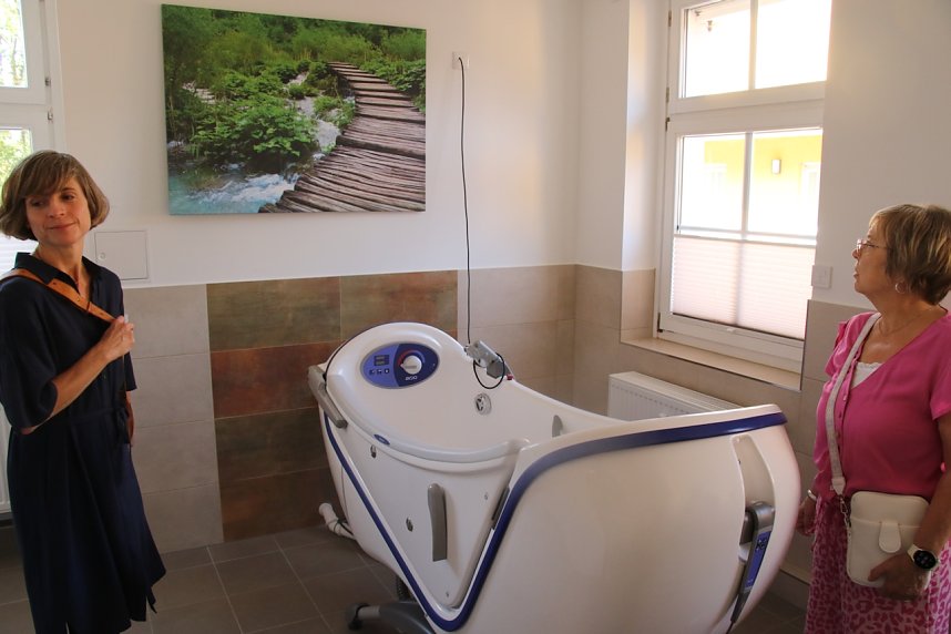 Neuer&ouml;ffnung des Arnold-Heims in Nordhausen