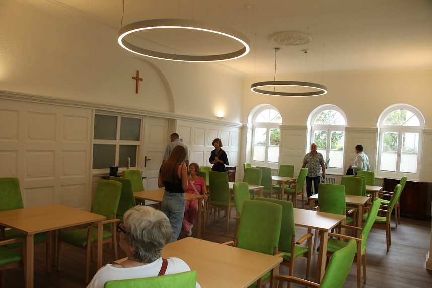 Neuer&ouml;ffnung des Arnold-Heims in Nordhausen