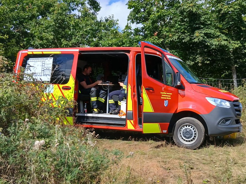 Waldbrand&uuml;bung der Feuerwehren 