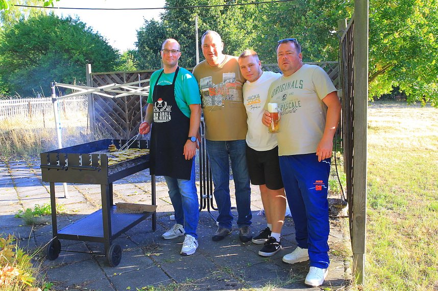 Stra&szlig;enfest in Kleinfurra gefeiert