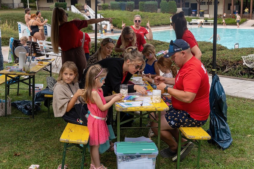 Meerjungfrauenfest im Bleicher&ouml;der Bad