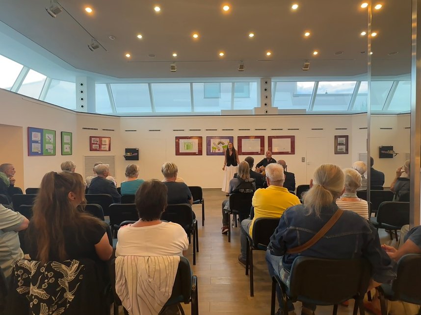 Bilderausstellung zum 125. Stra&szlig;enbahn-Jubil&auml;um in der Kreissparkasse Nordhausen 