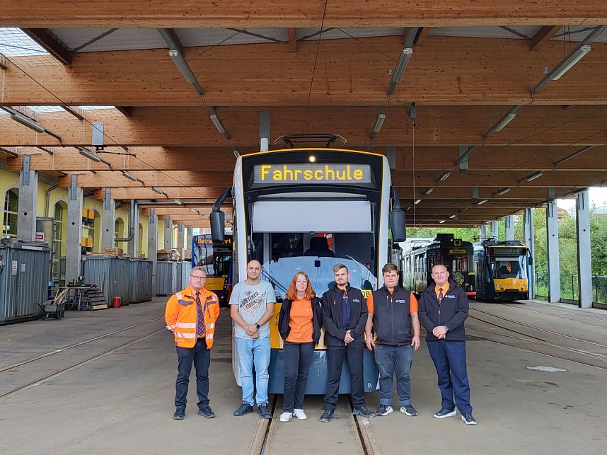 Ausbildungsstart f&uuml;r zuk&uuml;nftige Stra&szlig;enbahnfahrer
