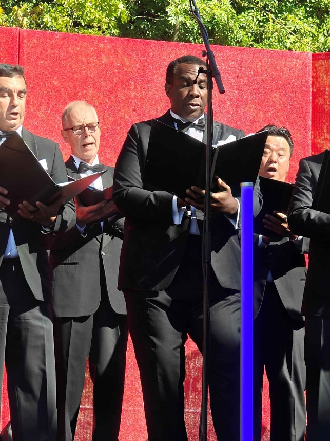 Peter Blei unterwegs beim Theaterfest