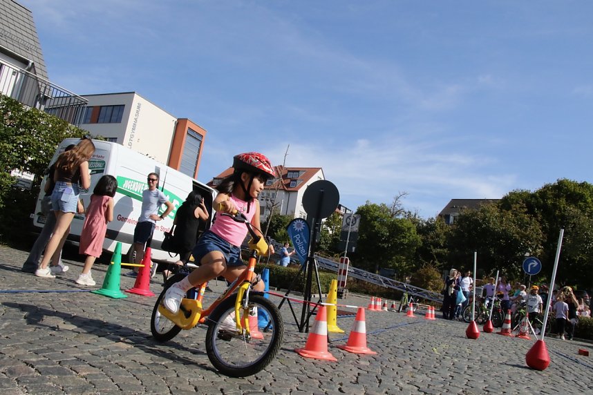 Kinderrechte-Fest in der Flohburg und Essen der Kulturen in der Kurzen Meile in Nordhausen