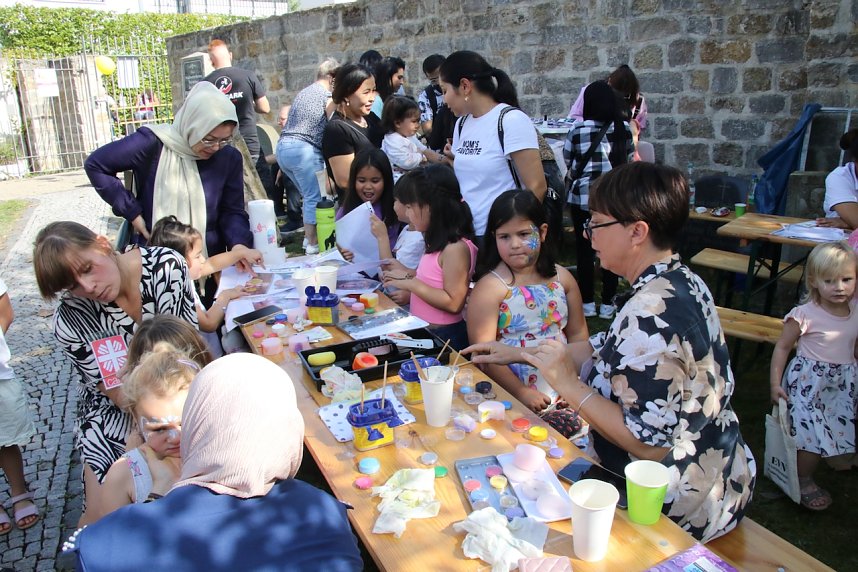 Kinderrechte-Fest in der Flohburg und Essen der Kulturen in der Kurzen Meile in Nordhausen