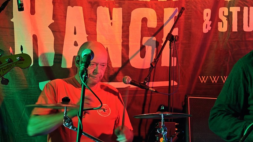 Auftakt in der Scheune bei Uwe Hager