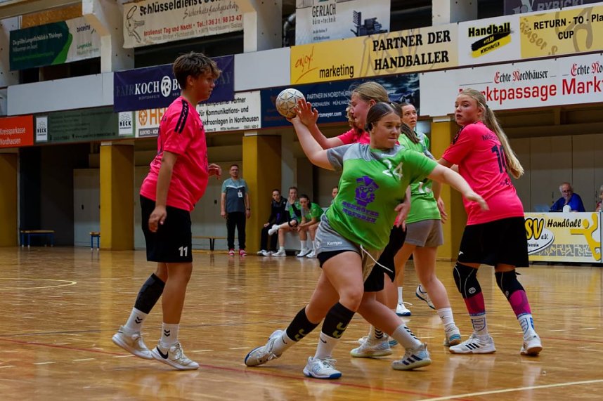 Die NSV Handballer und Handballerinnen hatten am Wochenende alle H&auml;nde voll zu tun