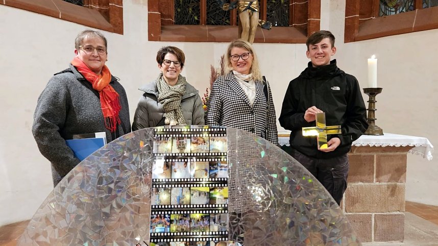 And the winner is... klang es am Reformationstag durch die Blasiikirche in Nordhausen. Die Preistr&auml;ger des Fotowettbewerbs der Ausstellung LICHTwege des K&uuml;nstlers Ludger Hinse wurden in einem strahlenden Finale geehrt.
