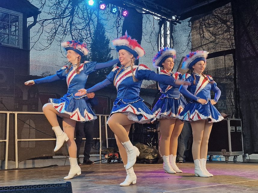 Die Nordh&auml;user Karnevalsvereine gaben auf dem Blasiikirchplatz den Startschuss f&uuml;r die 5. Jahreszeit