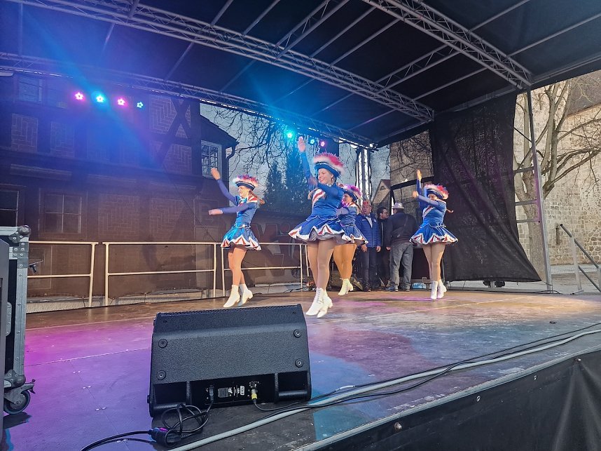 Die Nordh&auml;user Karnevalsvereine gaben auf dem Blasiikirchplatz den Startschuss f&uuml;r die 5. Jahreszeit