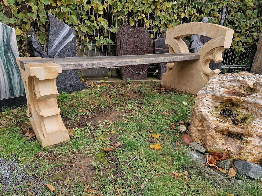 Der Steinmetzbetrieb Otto Hans am Stresemannring feierte dieses Jahr seinen 100. Geburtstag