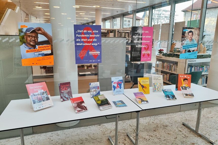 Infotisch zum Welt-Aids-Tag
