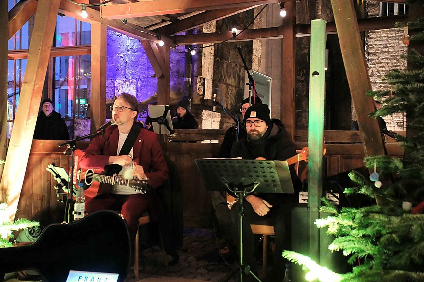 Berit Finke und Franz Karafka auf dem Nordh&auml;user Weihnachtsmarkt