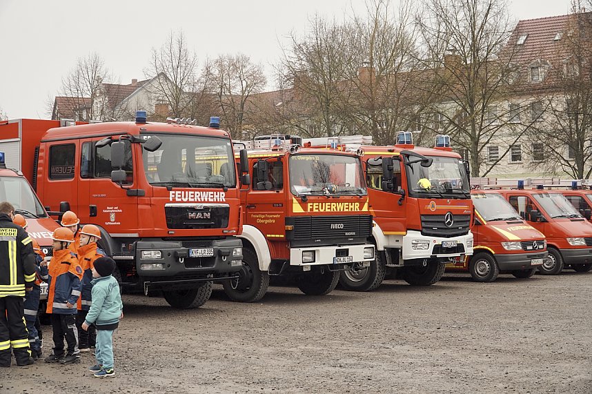 &Uuml;bergabe des Friedenslichts aus Bethlehem an die Kreisjugendfeuerwehren.