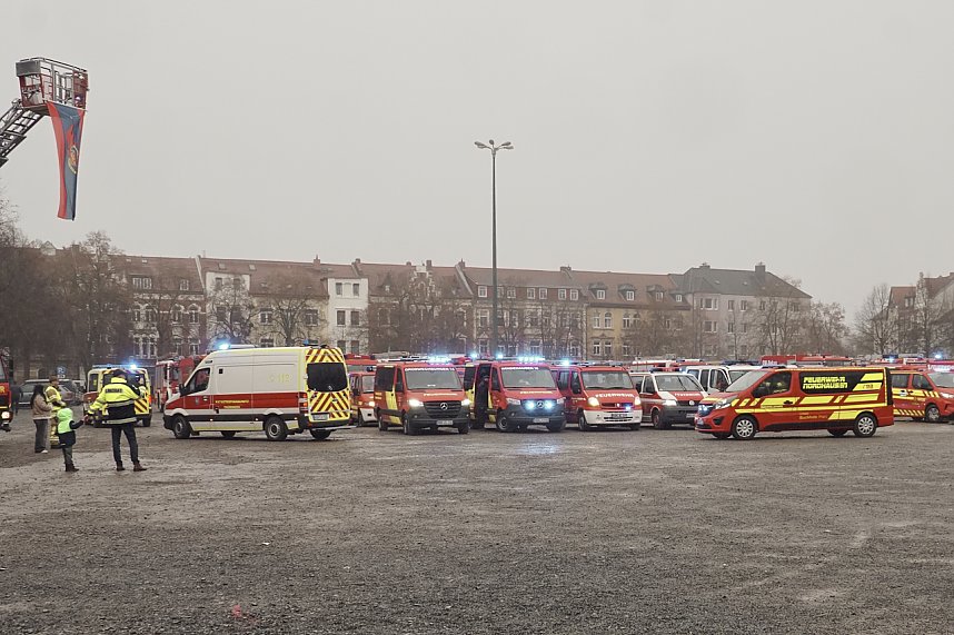 &Uuml;bergabe des Friedenslichts aus Bethlehem an die Kreisjugendfeuerwehren.