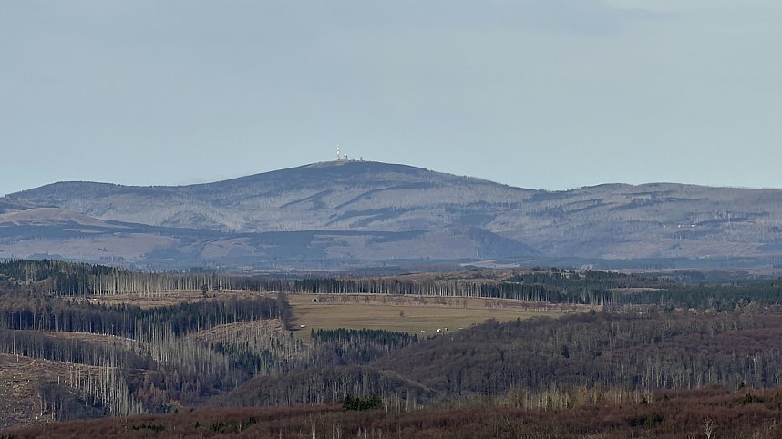 Blick &uuml;ber den Harz vom Poppenturm Richtung Brocken