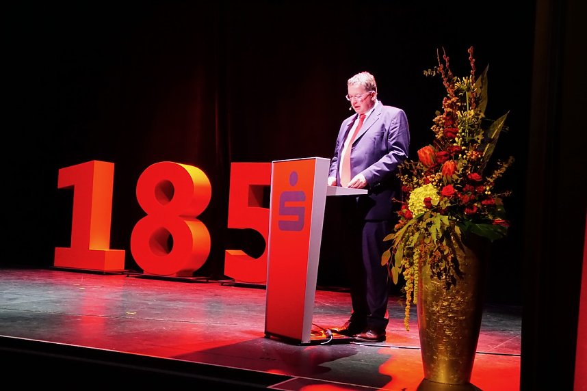 185 Jahre Kreissparkasse Nordhausen dominierten den Jahresempfang am Donnerstagabend im Theater.