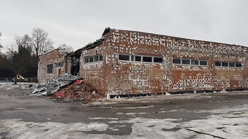 Der alte Rewe-Markt in Salza wird derzeit abgerissen.