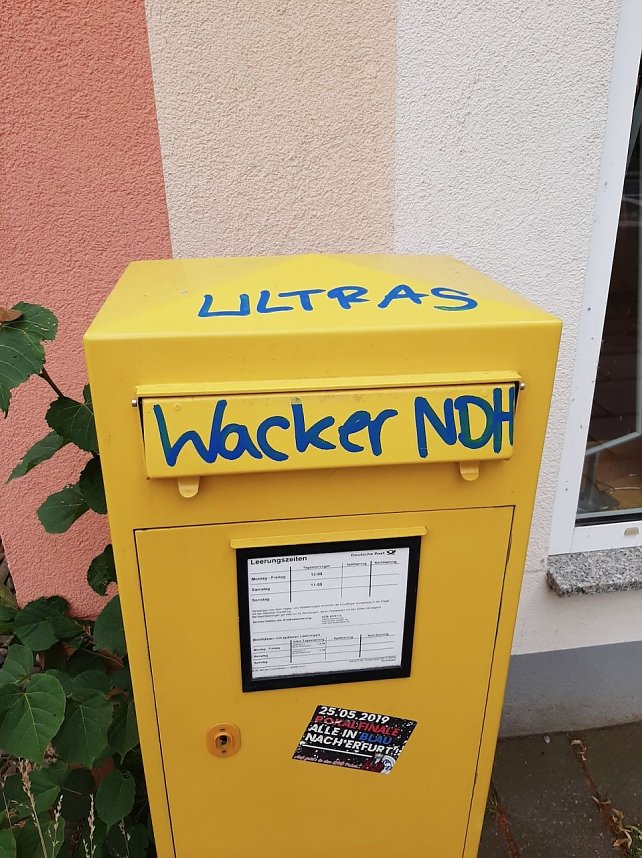 "Kunstwerke" der modernen Wacker-Fankultur