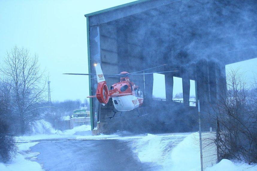 Bei einem Unfall in Bleicherode ist ein Kran in die B&ouml;schung gekippt. 
