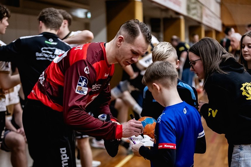Handball der Spitzenklasse in der Ballspielhalle.