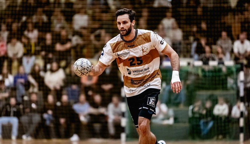 Handball der Spitzenklasse in der Ballspielhalle.