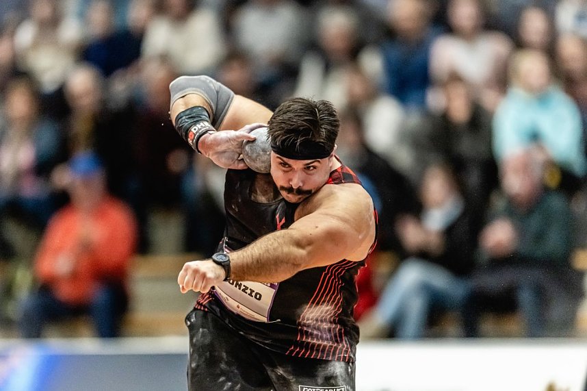 Der M&auml;nnerwettkampf beim 17. Kugelsto&szlig;-Indoor.