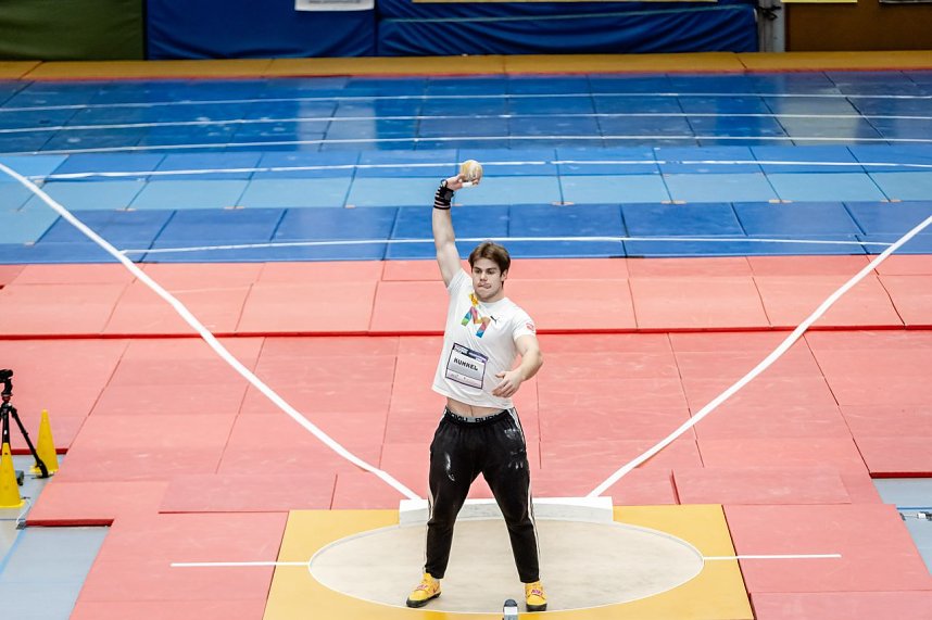 Bilder vom U-20-Wettkampf beim Kugelsto&szlig;-Indoor. 