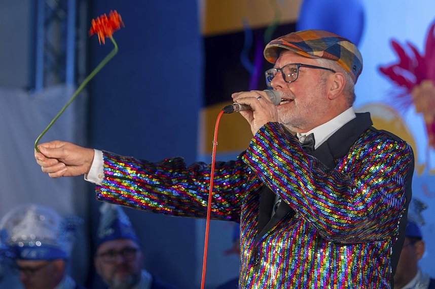 S&uuml;dharzhalle Ellrich kochte beim Auftakt mit neuem Prinzenpaar