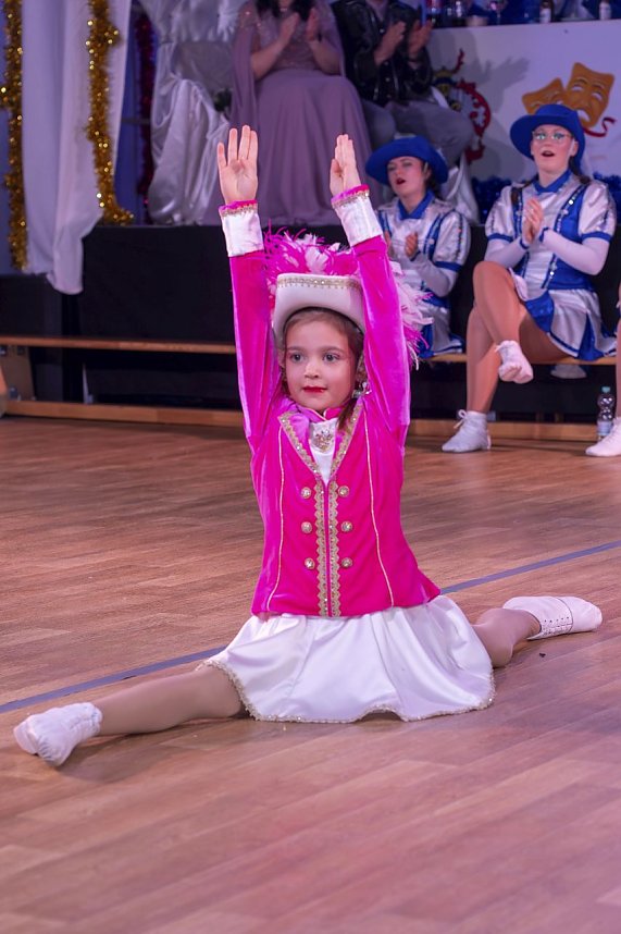 S&uuml;dharzhalle Ellrich kochte beim Auftakt mit neuem Prinzenpaar