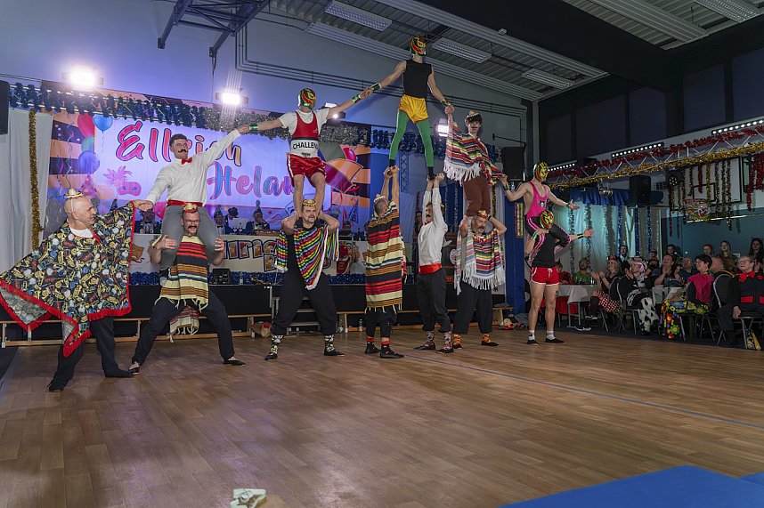 S&uuml;dharzhalle Ellrich kochte beim Auftakt mit neuem Prinzenpaar