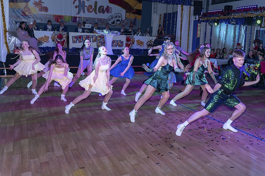 S&uuml;dharzhalle Ellrich kochte beim Auftakt mit neuem Prinzenpaar