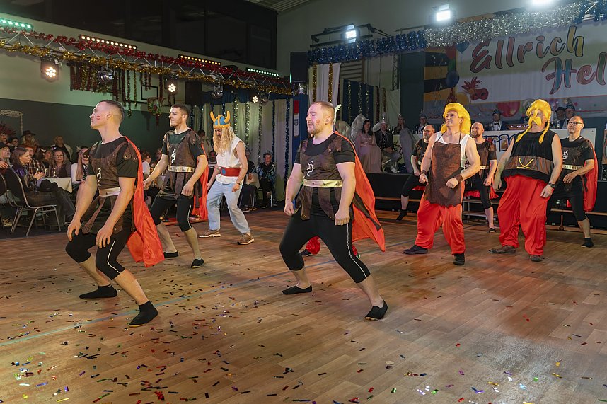 S&uuml;dharzhalle Ellrich kochte beim Auftakt mit neuem Prinzenpaar