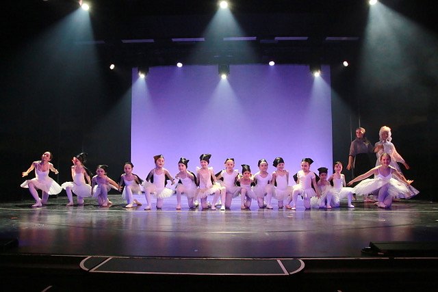 Das Ballettm&auml;rchen Aschenbr&ouml;del, aufgef&uuml;hrt von den Sch&uuml;lerinnen und Sch&uuml;lern des Tanzstudios Radeva. 