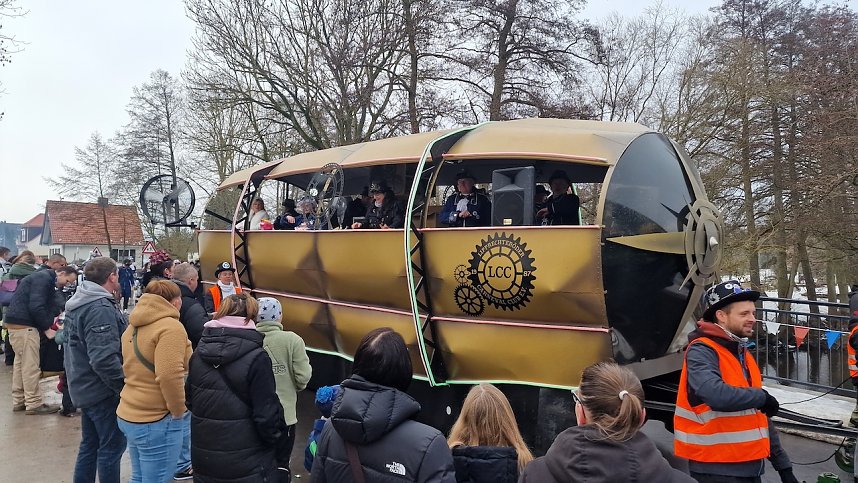 Umzug zum 66. Jubil&auml;um des Krimder&ouml;der Karnevalsclubs