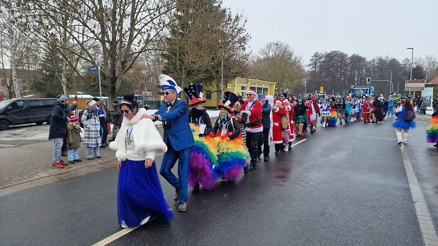 Umzug zum 66. Jubil&auml;um des Krimder&ouml;der Karnevalsclubs