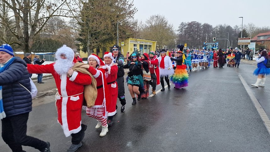 Umzug zum 66. Jubil&auml;um des Krimder&ouml;der Karnevalsclubs