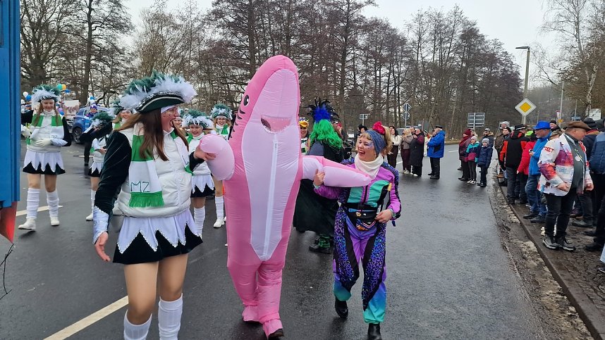 Umzug zum 66. Jubil&auml;um des Krimder&ouml;der Karnevalsclubs