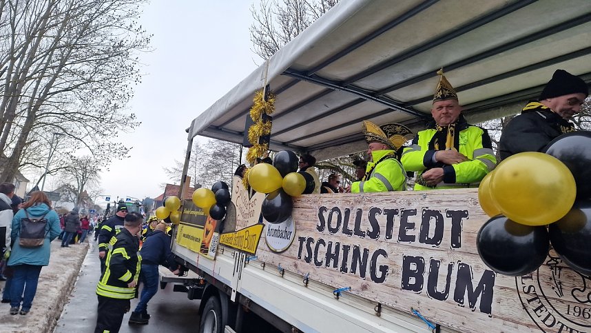 Umzug zum 66. Jubil&auml;um des Krimder&ouml;der Karnevalsclubs