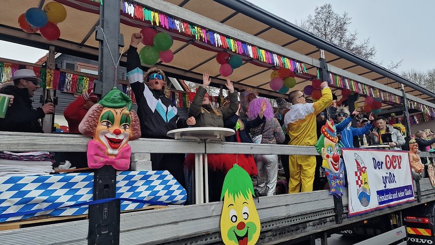 Umzug zum 66. Jubil&auml;um des Krimder&ouml;der Karnevalsclubs