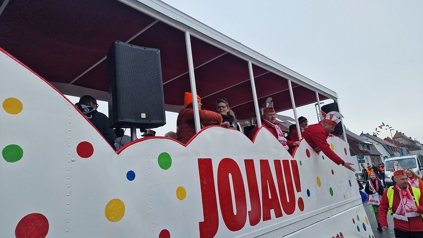 Umzug zum 66. Jubil&auml;um des Krimder&ouml;der Karnevalsclubs