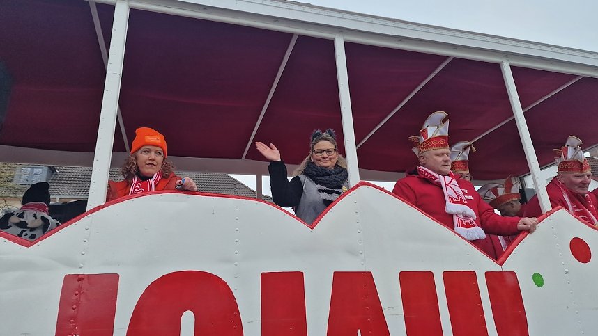 Umzug zum 66. Jubil&auml;um des Krimder&ouml;der Karnevalsclubs