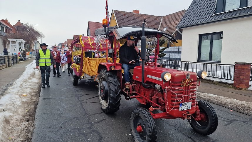 Umzug zum 66. Jubil&auml;um des Krimder&ouml;der Karnevalsclubs