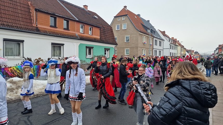 Umzug zum 66. Jubil&auml;um des Krimder&ouml;der Karnevalsclubs