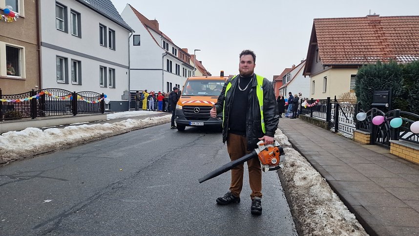 Umzug zum 66. Jubil&auml;um des Krimder&ouml;der Karnevalsclubs