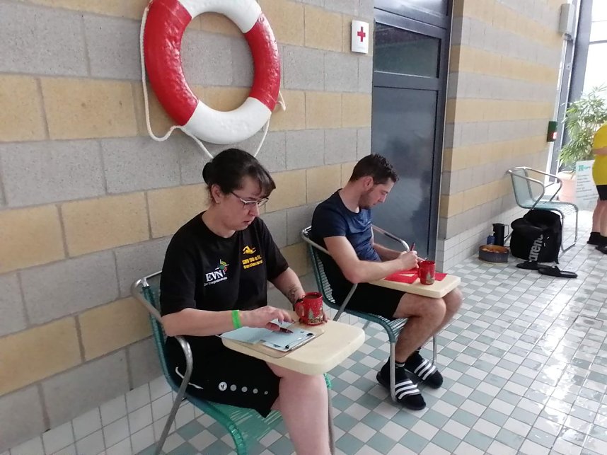 Vier Stunden Schwimmen im Badehaus f&uuml;r den guten Zweck