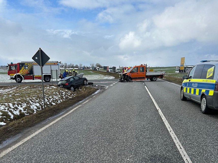 Schwerer Unfall mit drei Verletzten