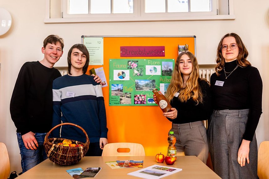 Die Teams des Humboldt-Gymnasiums beim diesj&auml;hrigen Regionalentscheid f&uuml;r "Jugend forscht"
