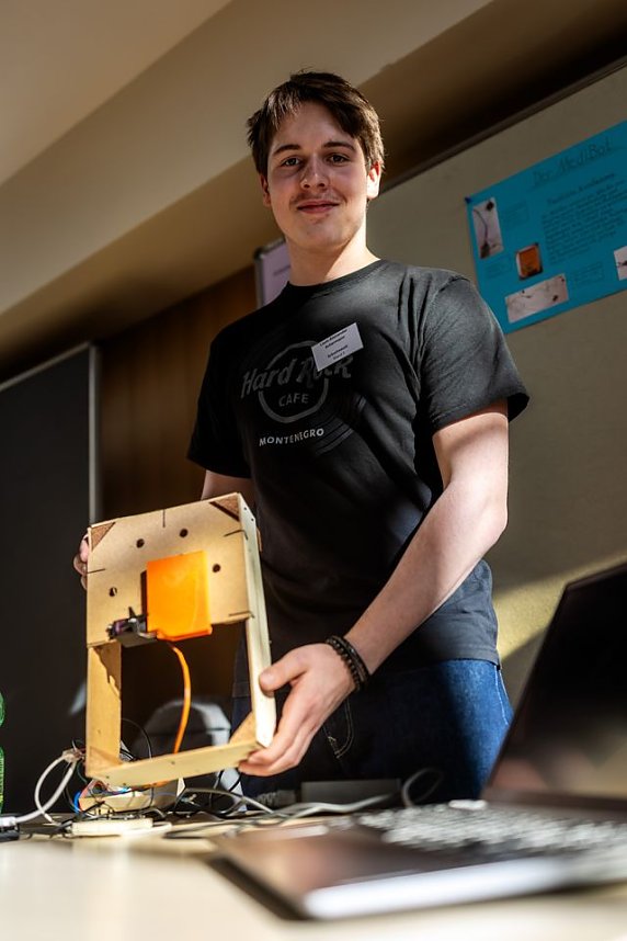 Die Teams des Humboldt-Gymnasiums beim diesj&auml;hrigen Regionalentscheid f&uuml;r "Jugend forscht"